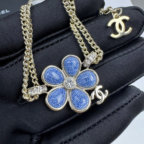Chanel 26C Blue Flower Diamond 18K Gold Bracelet